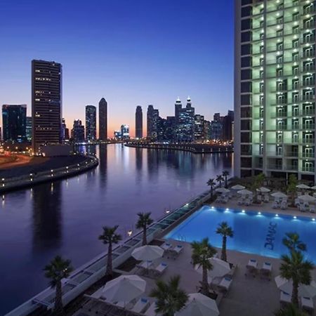 Luxury Hotel Apartment With A Canal View Dubai Exteriör bild